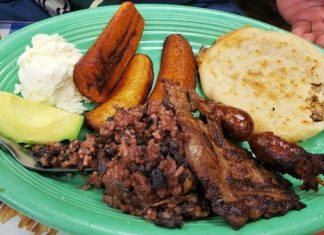 El Salvador Mutfağı El Salvador mutfağı, Orta Amerika’nın tarihî ve kültürel etkilerini yansıtan zengin bir gastronomi geleneğine sahiptir. Ülkenin tarihî geçmişi, İspanyol kolonizasyonu ve yerel Maya topluluklarının mirası, mutfak kültürünü şekillendirmiştir. Bu etkileşimler, yemeklerde hem geleneksel hem de modern tatların bir arada bulunmasını sağlamıştır. Konulu bir haber görseli.