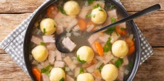 Liechtenstein mutfağı, Avrupa’nın kalbinde küçük ama kültürel açıdan zengin bir ülkenin gastronomik mirasını yansıtır. İsviçre ve Avusturya mutfaklarından etkilenen bu mutfak, hem geleneksel hem de modern tarifleri ile dikkat çeker. Tarih boyunca köy evlerinden saray sofralarına kadar uzanan yemek kültürü, ülkenin yemek geleneğini korumasında önemli bir rol oynamıştır. Konulu bir haber görseli.