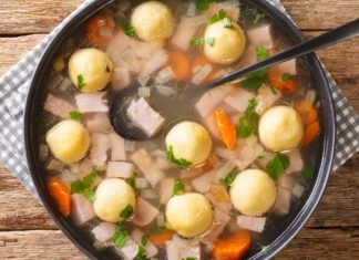 Liechtenstein Mutfağı Liechtenstein mutfağı, Avrupa’nın kalbinde küçük ama kültürel açıdan zengin bir ülkenin gastronomik mirasını yansıtır. İsviçre ve Avusturya mutfaklarından etkilenen bu mutfak, hem geleneksel hem de modern tarifleri ile dikkat çeker. Tarih boyunca köy evlerinden saray sofralarına kadar uzanan yemek kültürü, ülkenin yemek geleneğini korumasında önemli bir rol oynamıştır. Konulu bir haber görseli.