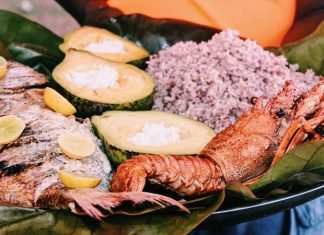Madagaskar Mutfağı Madagaskar mutfağı, Hint Okyanusu’ndaki bu büyük ada ülkesinin tarihî ve kültürel çeşitliliğini sofralara taşır. Afrika, Asya ve Avrupa etkilerinin birleşimi, Madagaskar yemeklerini benzersiz kılar. Ada halkı, yemek kültürünü nesiller boyunca aktarmış ve farklı coğrafyaların tatlarını kendi mutfaklarına uyarlamıştır. Konulu bir haber görseli.
