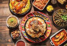 Mısır mutfağı, binlerce yıllık tarih boyunca şekillenmiş, farklı medeniyetlerin etkisiyle zenginleşmiş bir gastronomi kültürüne sahiptir. Antik Mısır döneminden günümüze kadar uzanan bu mutfak geleneği, tarımın ve Nil Nehri’nin sunduğu bereketli toprakların nimetleriyle beslenmiştir. Tahıllar, bakliyatlar, sebzeler ve balık, mutfağın temel taşlarını oluşturur. Konulu bir haber görseli.