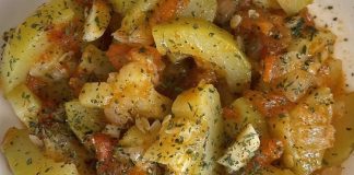 Kabak yemeği, Türk mutfağının en sevilen sebze yemeklerinden biridir. Kabak, besleyici ve düşük kalorili bir sebze olarak hem sağlıklı öğünler için hem de lezzetli tarifler için sıkça tercih edilir. Tarih boyunca köy mutfaklarından şehir sofralarına kadar uzanan bu yemek, basit malzemelerle hazırlanmasına rağmen sofralarda doyurucu bir seçenek sunar. Konulu bir haber görseli.