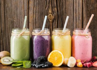 Bitkisel Smoothie Trendinin Yükselişi Ve Günlük Beslenmedeki Yeri Son yıllarda sağlıklı yaşam ve dengeli beslenme konularına olan ilginin artmasıyla birlikte bitkisel smoothie kavramı da giderek daha fazla kişinin hayatına girmiş durumda. Özellikle yoğun şehir yaşamında pratik, doyurucu ve doğal alternatifler arayan bireyler için bitkisel smoothie, hem zamandan tasarruf sağlayan hem de beslenme rutinine çeşitlilik katan bir seçenek olarak öne çıkıyor. Meyve, sebze, bitkisel sütler ve doğal tohumlarla hazırlanan bu karışımlar, modern beslenme anlayışının simgelerinden biri haline gelmiş durumda. Konulu bir haber görseli.