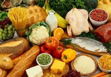 Son yıllarda beslenme alışkanlıklarında belirgin bir dönüşüm yaşanıyor. Tüketiciler artık yalnızca doyurucu değil, aynı zamanda güvenilir ve çevreyle uyumlu gıdalar arayışında. Bu noktada doğal ve yerel ürünlere öncelik, hem bireysel sağlık hem de toplumsal sürdürülebilirlik açısından öne çıkan bir yaklaşım haline gelmiştir. Doğal yöntemlerle üretilen ve yerel kaynaklardan temin edilen ürünler, beslenme kültürünün yeniden şekillenmesinde önemli bir rol üstlenmektedir. Konulu bir haber görseli.