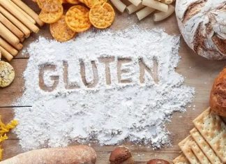 Gluten Alternatifleri Sağlıklı Beslenmede Yeni Dönem Son yıllarda beslenme alışkanlıklarının değişmesiyle birlikte gluten alternatifleri, hem sağlık odaklı tüketicilerin hem de özel diyet uygulayanların gündeminde önemli bir yer edinmiştir. Özellikle çölyak hastaları, gluten hassasiyeti yaşayan bireyler ve daha hafif beslenmeyi tercih edenler için glutensiz ürünler artık bir zorunluluk olmaktan çıkıp bilinçli bir tercih hâline gelmiştir. Bu değişim, gıda sektöründe de ciddi bir dönüşümü beraberinde getirmiştir. Konulu bir haber görseli.
